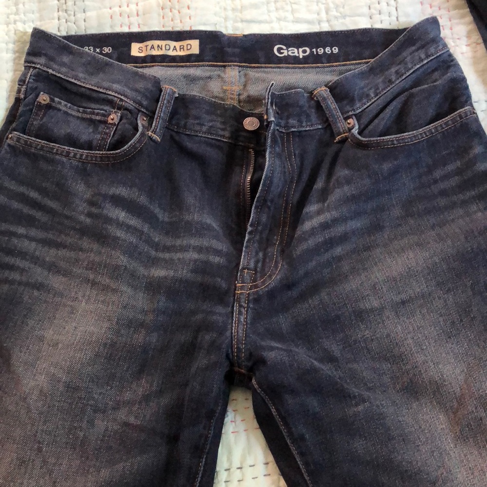 Gap men’s standard fit jeans. 33x30.